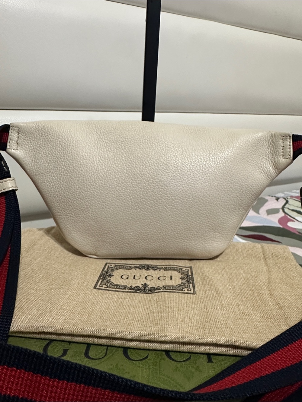 Gucci Off-White/Light Beige Leather Logo Web Belt/Body Bag - Picture 2 of 15